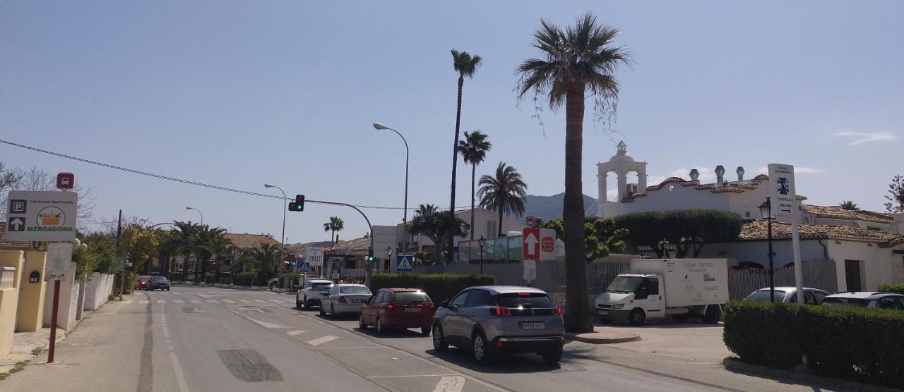 Apartamento Parchis Con Piscina Denia Bagian luar foto